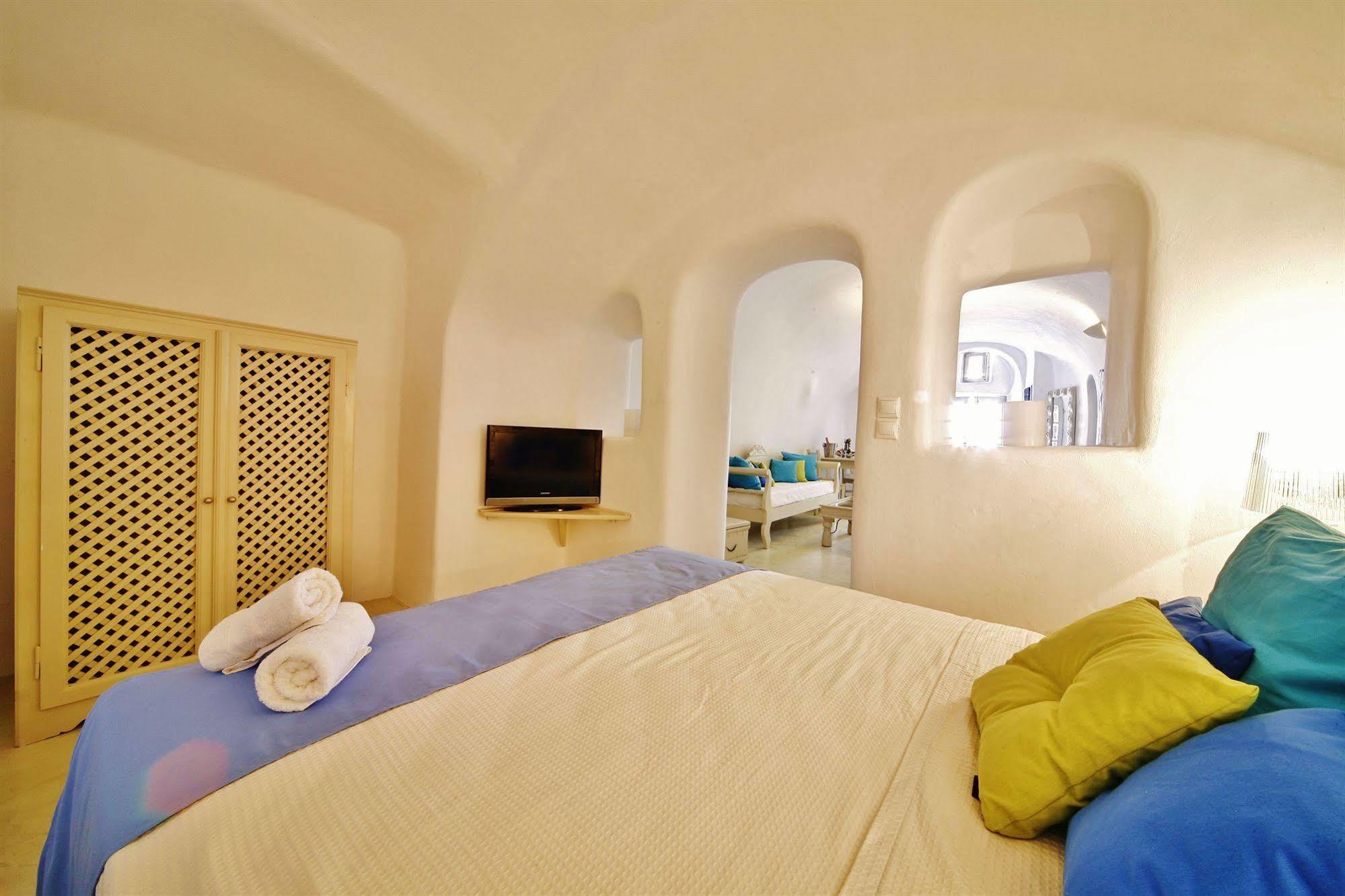 Chroma Suites Οία Εξωτερικό φωτογραφία
